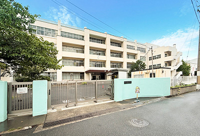 貝塚市立東小学校
